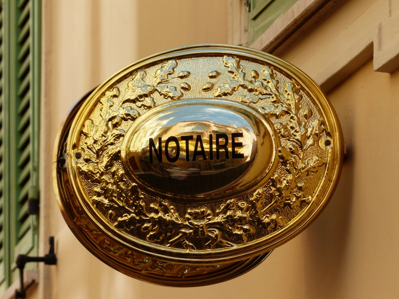 notaire-ST RAPHAEL-min_advertising-golden-metal-money-lighting-brass-1013060-pxhere.com